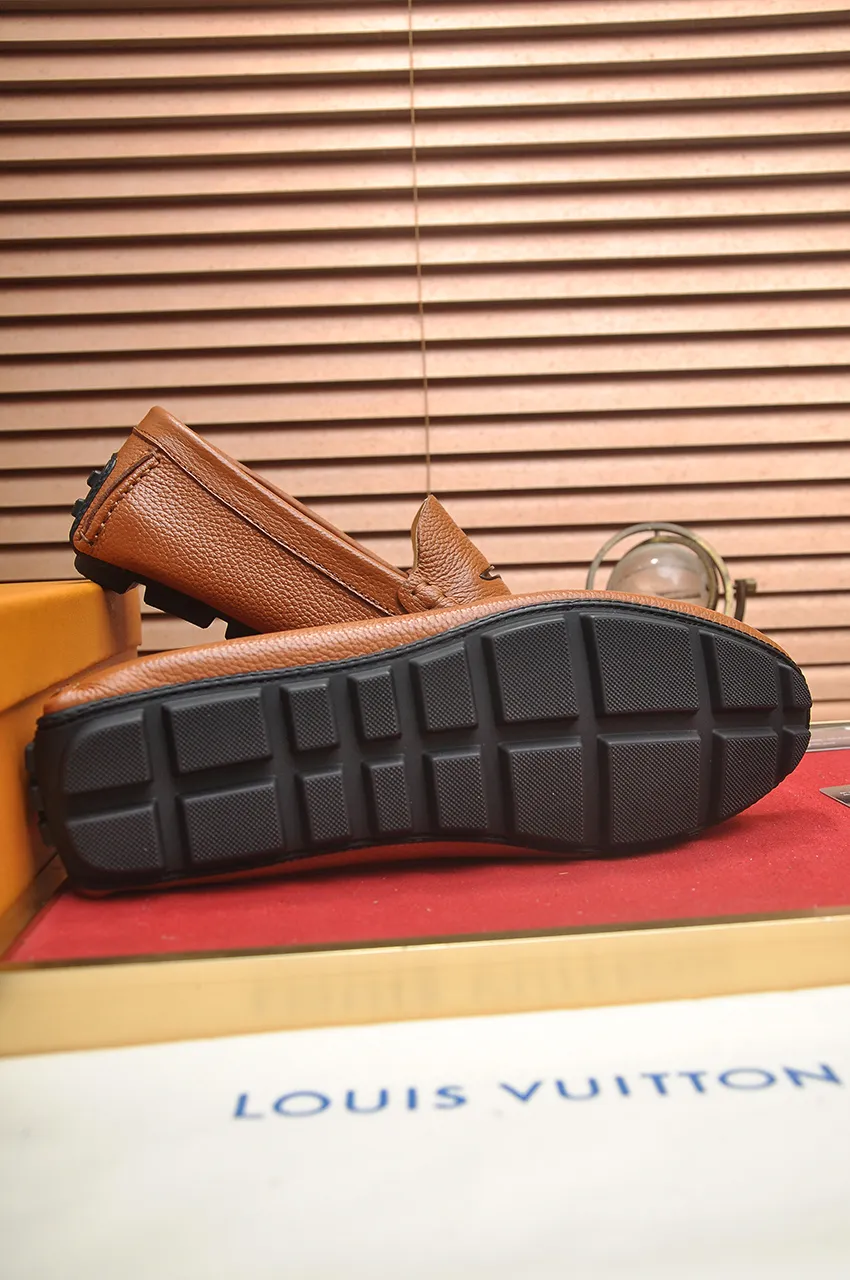 Men's men's shoes 💰420💶 [LV Doudou shoes] (water-dyed cowhide lining) new model is on the market, available on the official website. The new Doudou shoes are processed into single-color materials, and the uppers are made of imported horsehide leather. The body of the shoe is fully hemmed with mark thread, and is lined with imported original cowhide leather. The elegant shoe shape is super suitable for all-matching, and the size is 38-44.